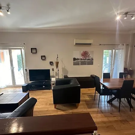 House At Kanoni With Private Garden Feriehus