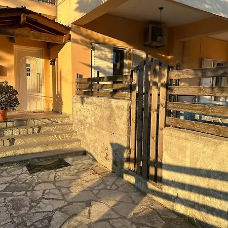 Feriehus House At Kanoni With Private Garden *